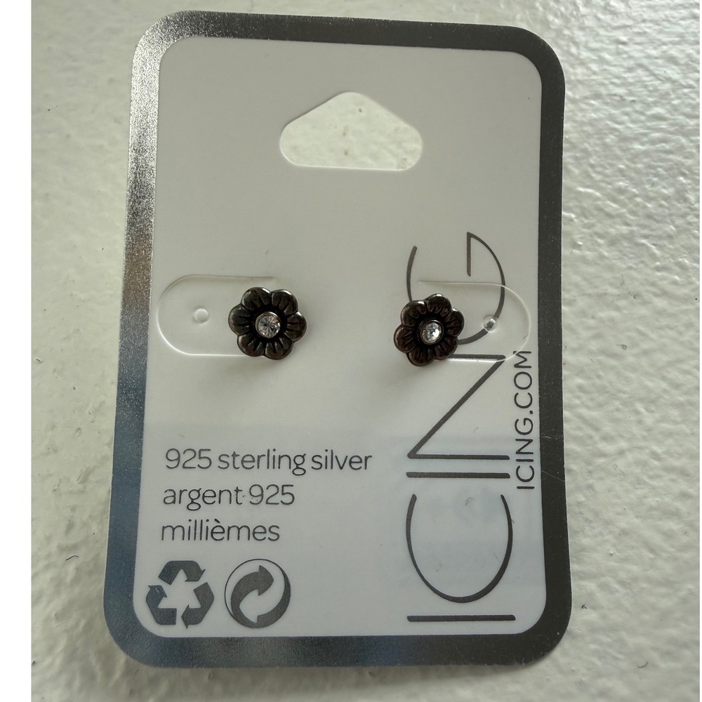 NWT Icing 925 Sterling Silver Small Flower Stud Earrings Silver